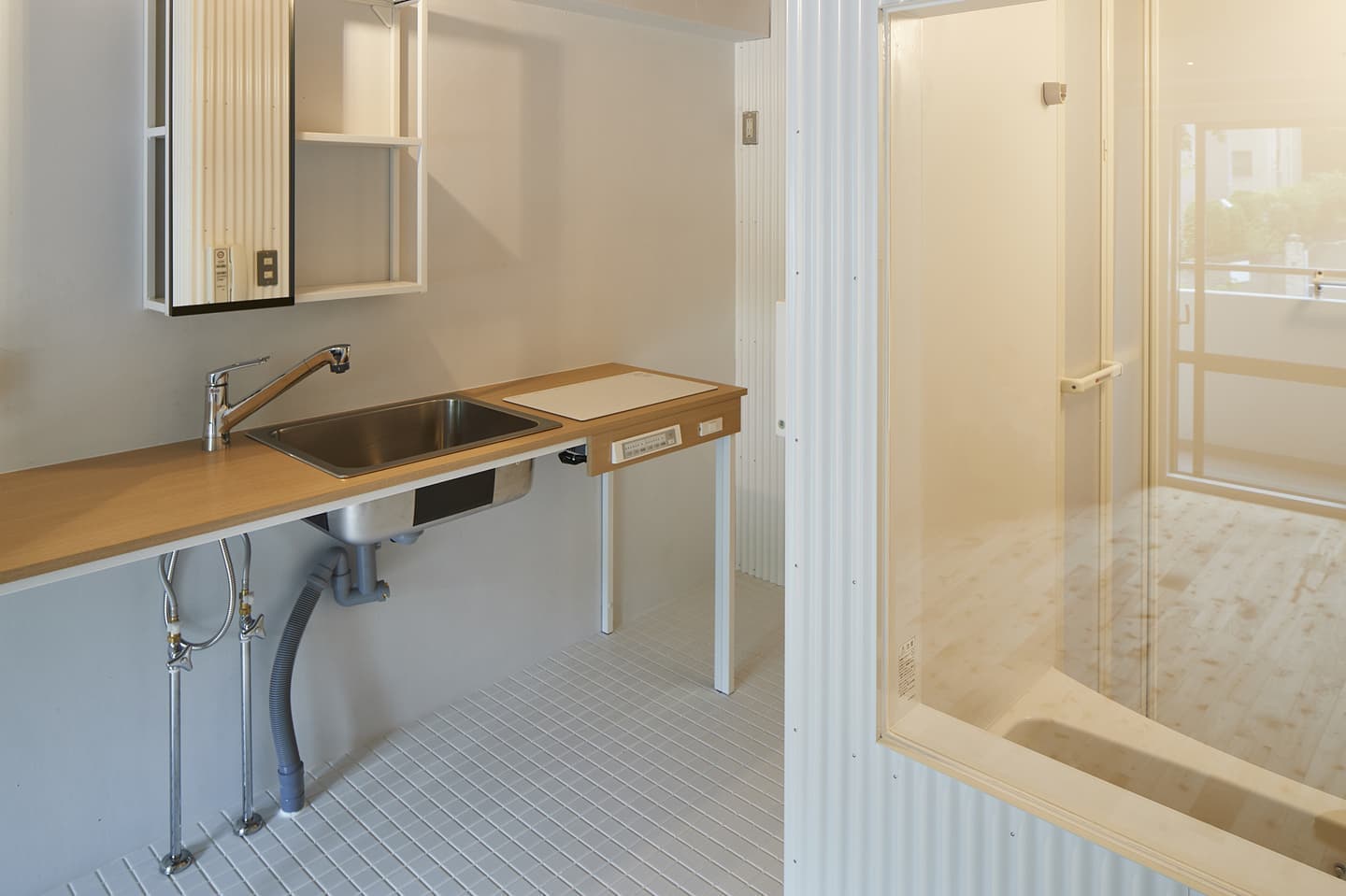 賃貸リノベ　タイル貼り