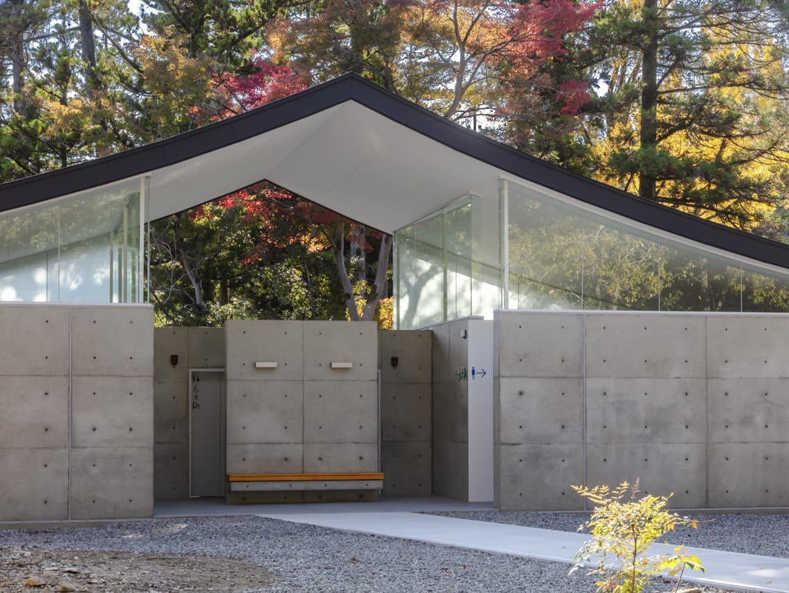 多賀大社　トイレ　公衆トイレ