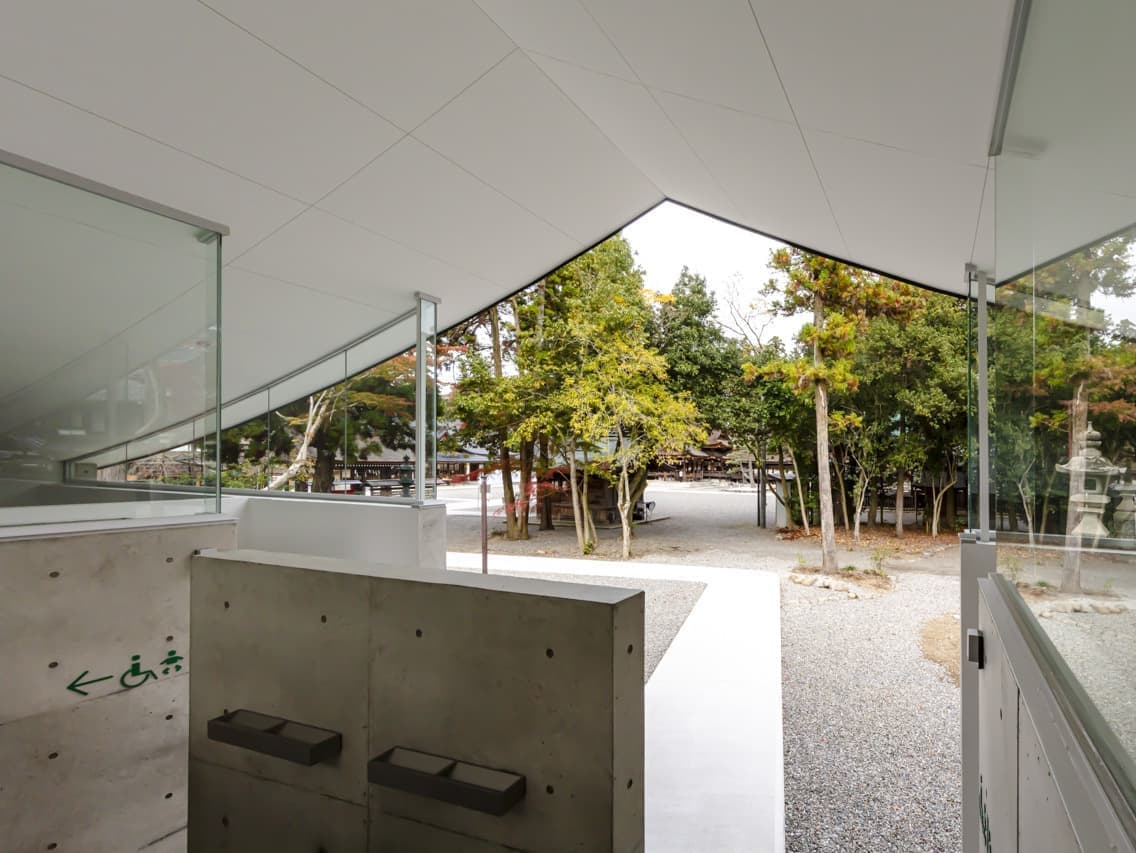 多賀大社　トイレ　公衆トイレ