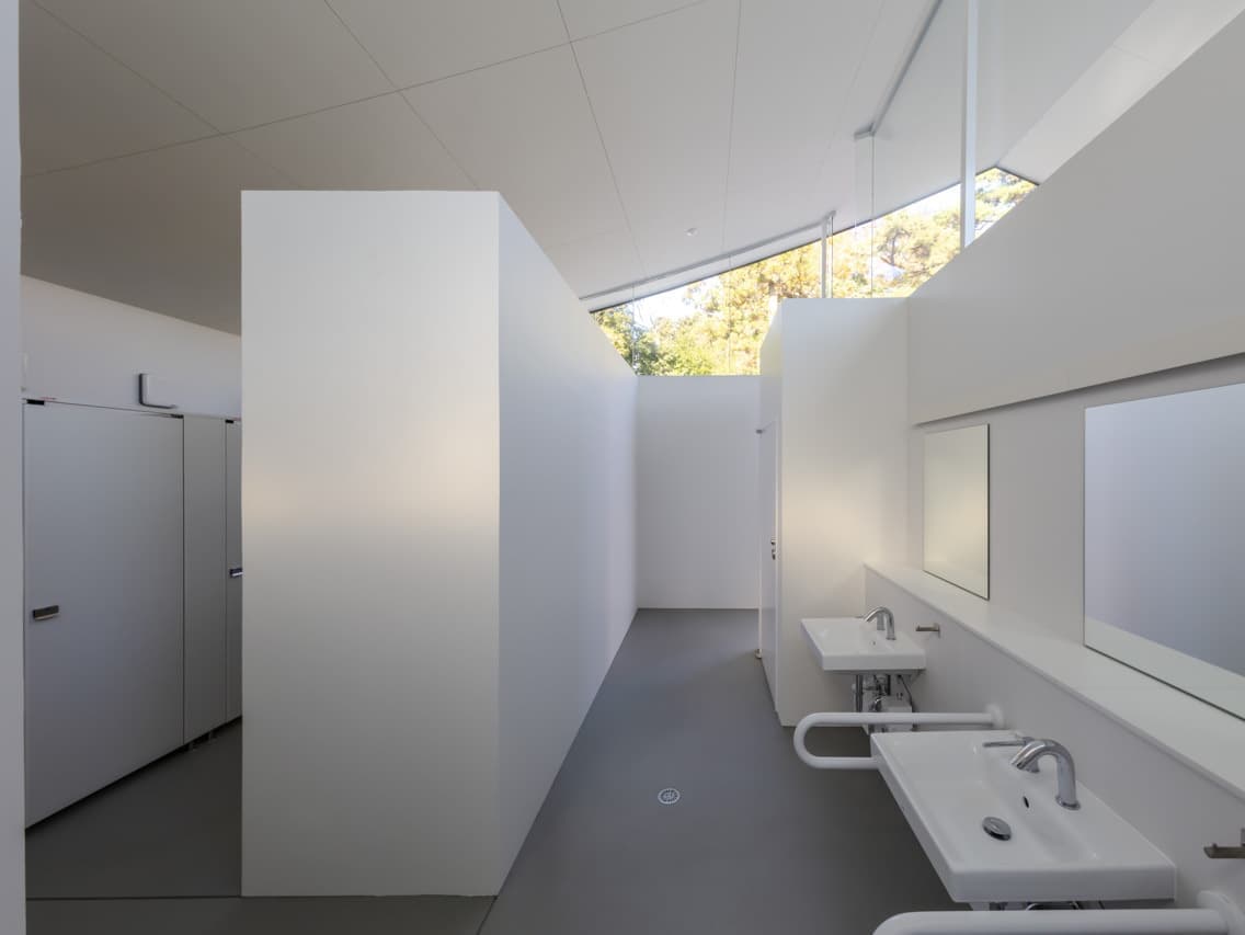 多賀大社　トイレ　公衆トイレ